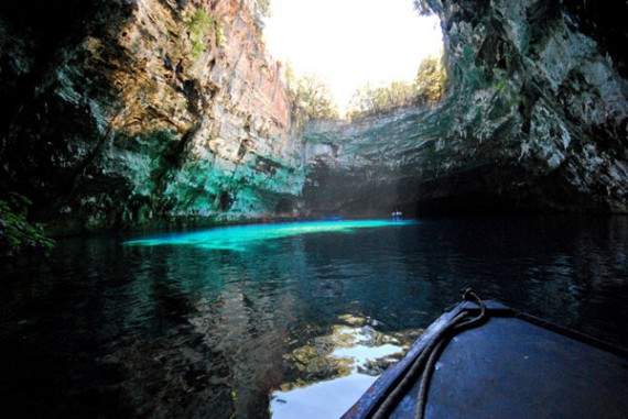 jama Melissani na jonskem otoku Kefalonija