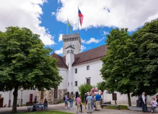 Cikel predavanj na Ljubljanskem gradu: »Zidarstvo kot metafora« Ljubljana, Slovenia - June 27, 2023: The castle of Ljubljana is the biggest one and the most-visited of the castles in Slovenia’s capital city. Ljubljana Castle (Slovene: Ljubljanski grad)