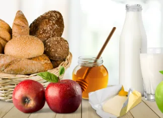 Teden slovenske hrane: slovenski tradicionalni zajtrk vključite v svoj vsakdan slovenski zajtrk med maslo kruh jabolka mleko