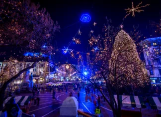 V decembru brezskrbno (in zastonj) na prižig lučk ali sprehod po Ljubljani Ljubljana, capital of Slovenia in christmas decoration