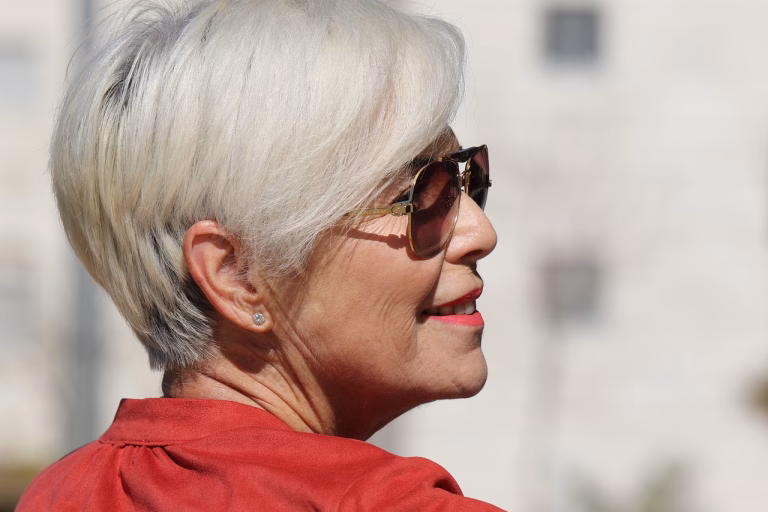 woman, portrait, business, haircut, lipstick, elderly, hairdo, glamour, happiness, smile, haircut, elderly, elderly, elderly, elderly, elderly