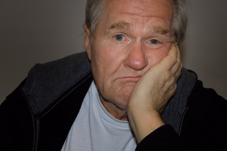 man, face, look, watch, boredom, bored, directly, t-shirt, eyes, nose, mouth, hair, hand, prop up, jaw, old, early retirement, prematurely, uniformity, boring, monotony, the old lyre, gray everyday life, empty hours, unfulfilled hours, no matter, boredom, boredom, bored, bored, bored, bored, bored, boring, boring, boring