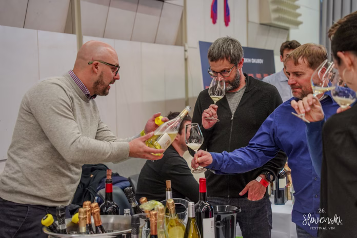 Degustacija vin na slovenskem festivalu vin