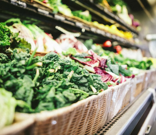 Kakšen bo delovni čas trgovin okoli novega leta Shot in Napa at one of the cool markets in town.