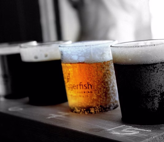 40 dni brez alkohola: se boste pridružili akciji? beers, glasses of beer, drink, alcohol, lager, beverage, bar, mug, cheers, refreshment, froth, ale, foam, liquid, cold, glasses, pub, beer tasting, alcohol, alcohol, bar, bar, bar, bar, bar, cheers, pub