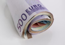 Državni zbor sprejel novelo zakona o prvem pokojninskem skladu money, banknotes, finance, co-payment, support, pension, rehabilitation, shopping, pay, seem, euro, currency, success, bundle, cash, paper money, financial world, wealth, business