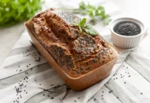 Pozabite na beli kruh: ta brezglutenski kruh iz leče navdušuje tudi tiste, ki nimajo težav z glutenom Homemade freshly made yeast-free gluten-free red lentil bread
